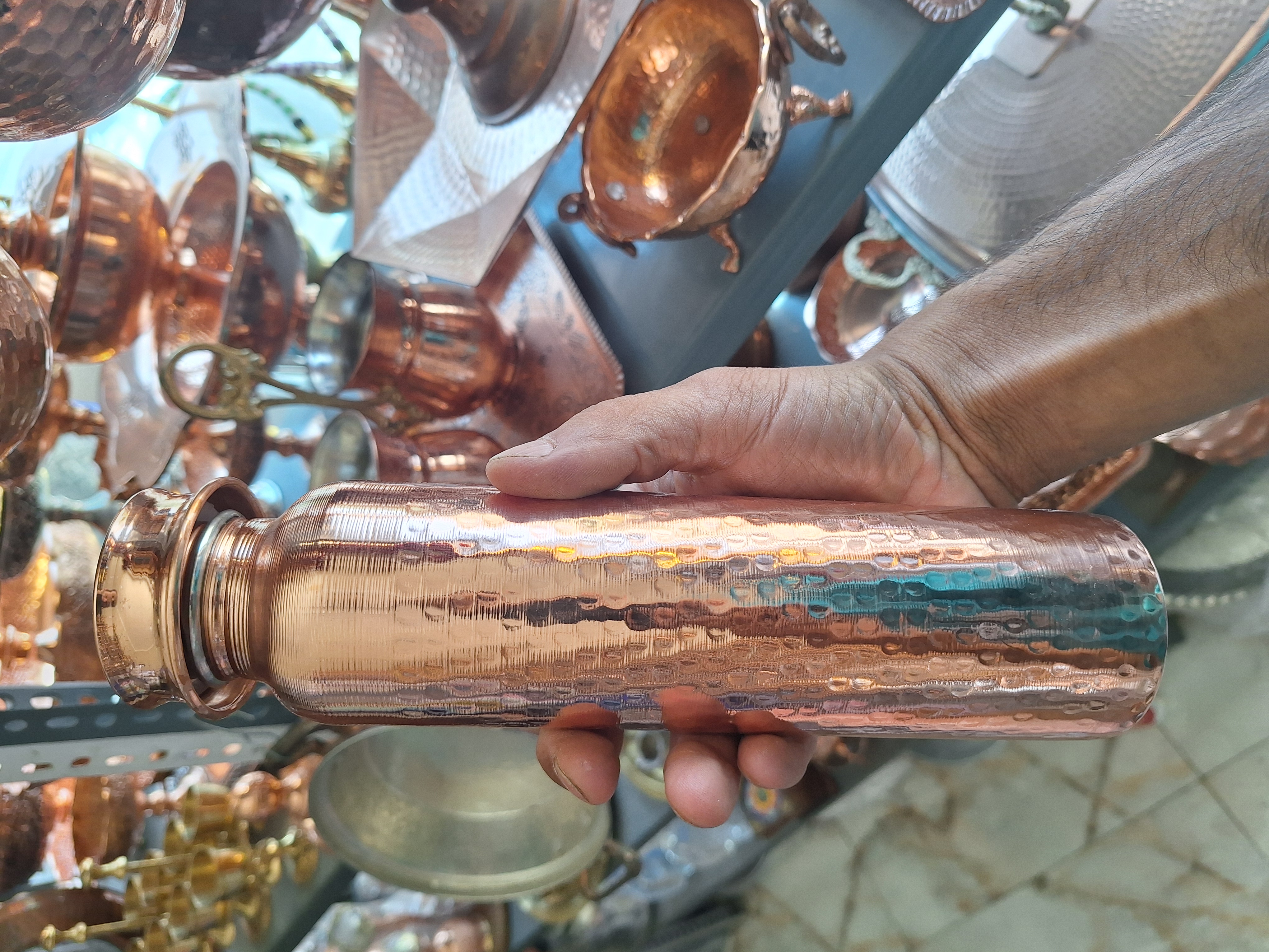 همراه با پک و بسته بندی شکیل.